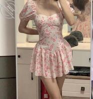 高冷御姐骚货，整天发骚，看着骚脸就是个欠操的婊子，还装一副高高在上的表情