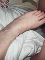 恋母 5(原创)一身性感的蕾丝花边内衣,配上肉色的透明丝袜妈妈是真的诱人2