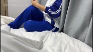 【原创】妹妹玩的太花了!亲哥抓到把柄，不管爸妈还在家就直接强行内射亲妹