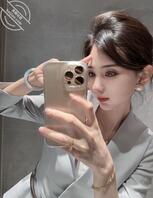 【夏薇薇有奖问答】如果我跟表姐吕彤同时脱光趴在地上 你会操我还是操吕彤1