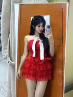 本人大三M喜欢暴露，回乡下过年特意穿了红色和紫色，想被陌生人评价，刺激约1