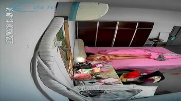 偷拍老婆跟别人视频自慰