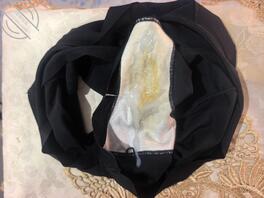 寄宿日常，一不小心射在了大嫂换下来没来得及洗的原味内裤上1