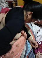 偷拍老母亲换衣服2