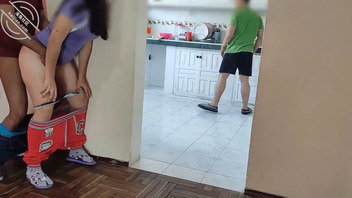 （83）分享一部非常刺激的偷情小视频~2