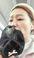 趁着母狗班车人少赶紧给她下命令让她拿出沾满白带的原味内裤史诗过肺