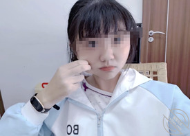 偷拍了亲妹妹洗澡0