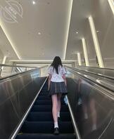 （反差）好热啊，想吹空调和哥哥相互缠绵。2