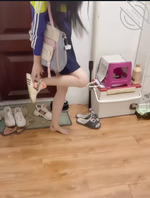 周末家里停电妹妹来我出租屋避暑,精虫上脑的我偷袭了睡着的妹妹1