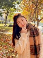 前女友长得像张艺凡，物理老师。反差婊一个，骚逼