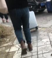 大早上看大屁股