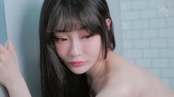 我握住龟头抵在她湿润的阴道口上,插入时妈妈连忙说不可以-19分钟0