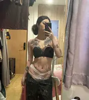  该说不过这精神小妹有点姿势，身材也不错！遇人不淑被曝光不雅视频！1