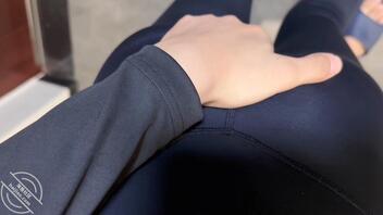 小朱老师穿瑜伽服被我狂操的淫水连连,老公问她最近逼怎么有点松1