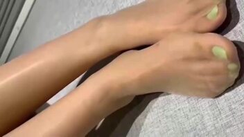 校花妹妹背叛男友和已婚海友乱伦在外宿舍寻欢