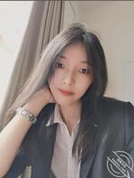 上课偷拍我的英语老师，偷偷潜入办公室射在她椅子上2