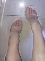 骗这妹妹一个星期给我拍的。可以交换互看。下一步骗着妹妹拍逼给咱们看。