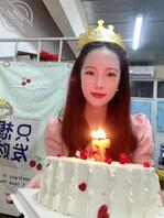 淫荡的空姐人妻想找十个哥哥轮番强奸自己,不像人一样的被干,m找s2