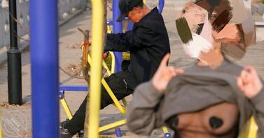 【露出系列】透明情趣内衣公园偶遇健身大爷人前露出0