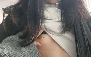 大学生在教室露出1