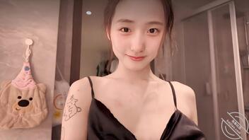 和老男人分手啦！！爸爸们会嫌弃李中凌吗?我好想给爸爸们当小母狗2