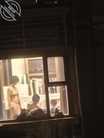 拍到对面楼上洗完澡没穿衣服2