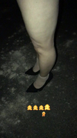 原创半夜在浮沱河便道上溜老熟女母狗