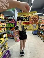 玩的太晚表妹借住在我家,美腿又长又直太惹火了!2