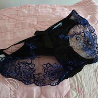 妈妈床头柜里面的秘密1