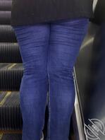 地铁偷拍坦克 bbw0