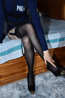 给女友拍写真，掰开骚逼发现全湿了0