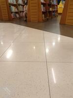 今天有收获，今天去书店，我特意找个位置坐下，终于被女人窥视我了