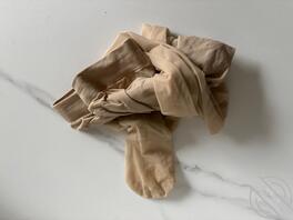 大姐在家丝袜总是乱丢，有没有戏1