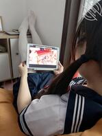 胆小的亲妹妹 4 和妹妹一起看黄片学习姿势2