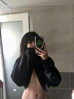 碎花白裙内射极品姐姐却像个饥渴的母狗妹妹一样在喔的胯下0