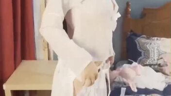 巨乳人妻嫂子制服透惑美腿足交都快被榨干了