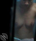 偷拍对面大学女生宿舍1