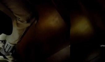 021新妹子一边学习一边被摸胸，真刺激