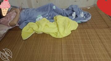 我和妈妈(4)精虫上脑终于爬上妈妈的床1