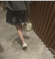偷拍短裙妹妹2