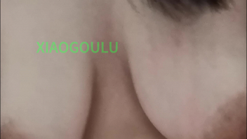 再操94年肥逼人妻巨大乳头晃到你眼花