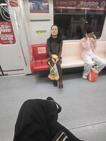 地铁欣赏良妻贤母