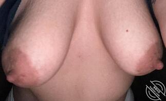 自家小母狗拍给我的