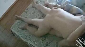 真实记录-夫妻出租房舔逼揉奶1