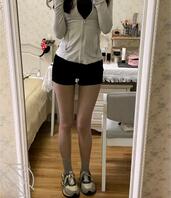 兄弟们，姐姐生日要到了，买什么礼物比较好1