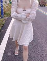 5(真实原创)堂妹穿着小裙子还 主动约我逛马路0