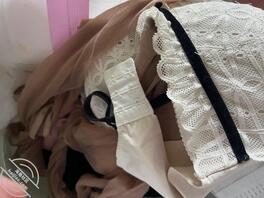 妈妈的肉丝勾丝，还是被男客户发现&hellip;