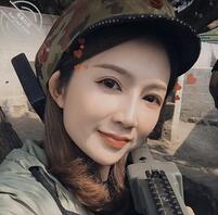 老婆吃鸡我舔蛋蛋~绿主爸爸夸我口活儿好!1