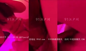 饥渴大二学妹主动邀请