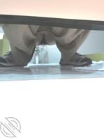 原创厕拍露脸，美丽的小姐姐没想到逼毛这么长！反差的感觉！1